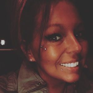 Meet your Posher, Christi